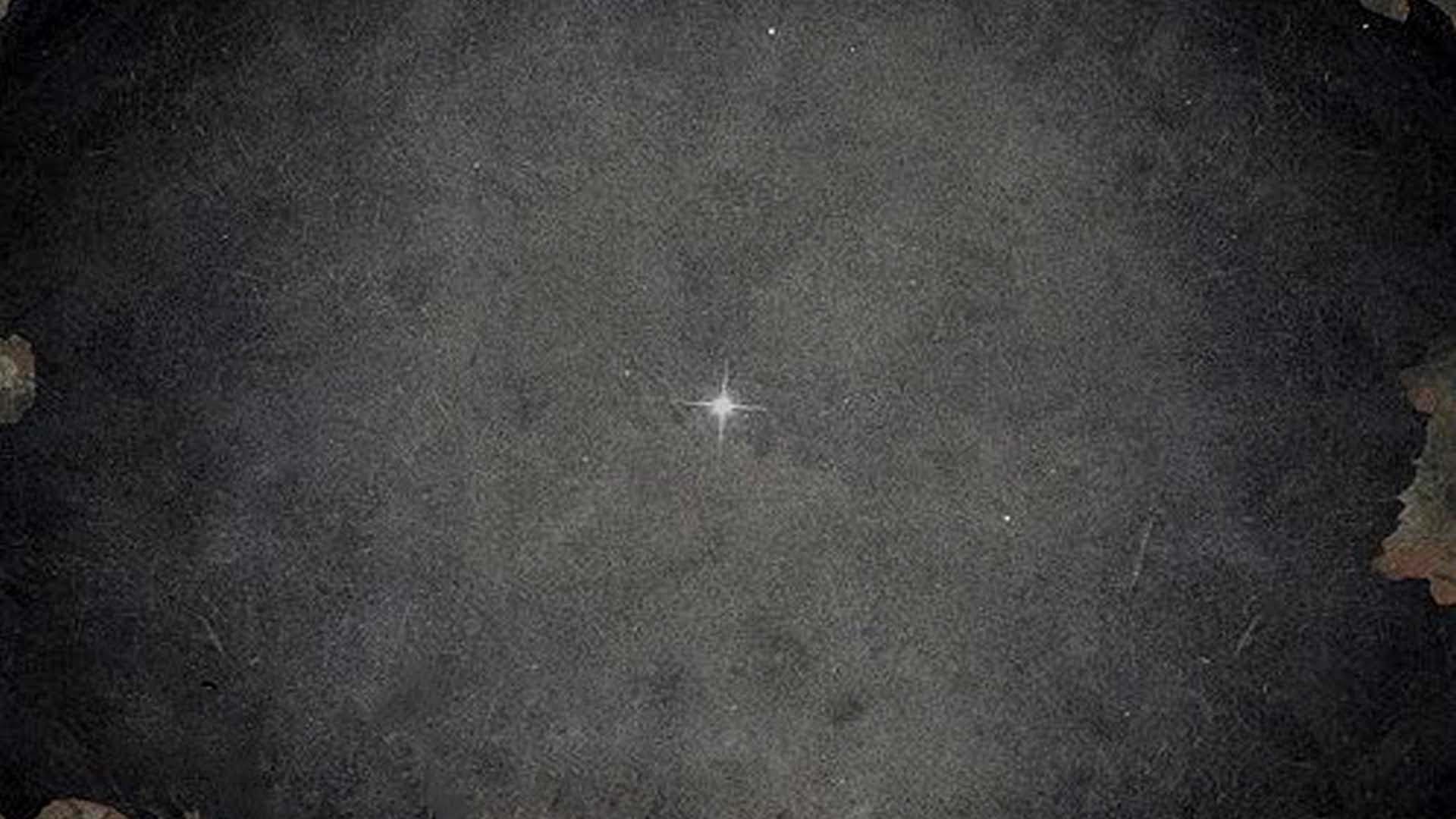 织女星的第一张照片